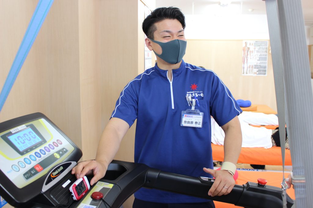 デイサービス介護職員【三内店】